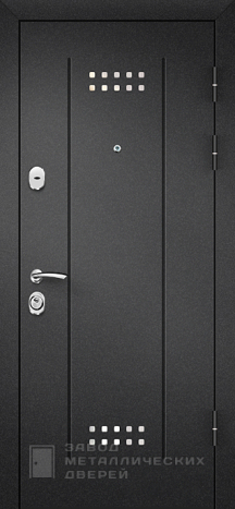 Фото «Дверь в квартиру №32» в Москве