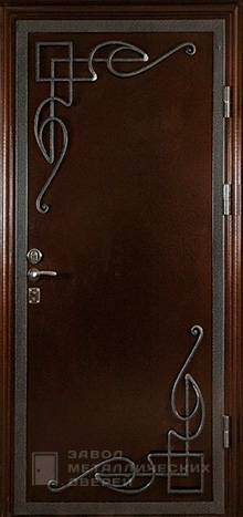 Фото «Дверь с ковкой №2» в Москве